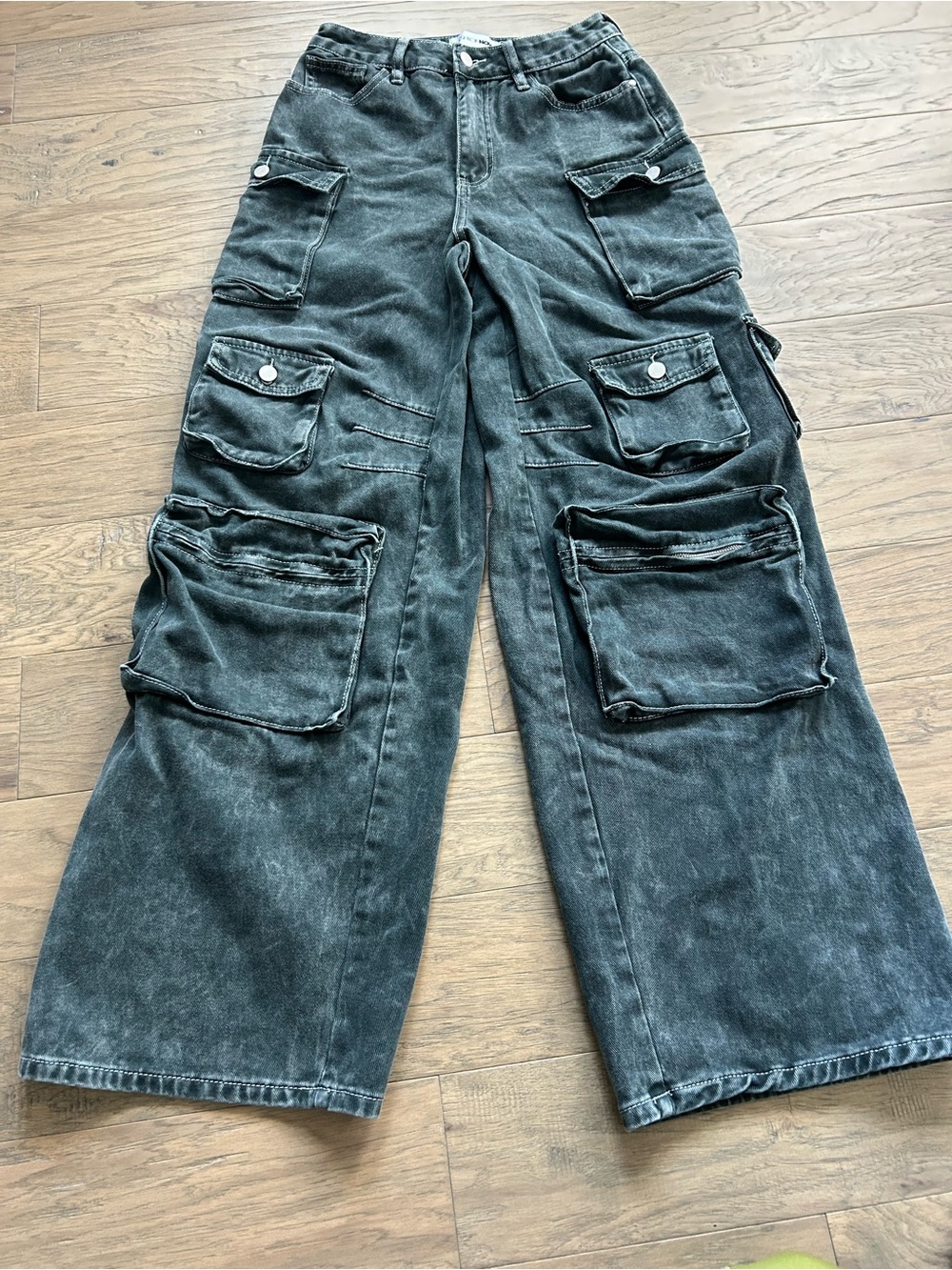 Fashion Nova High Rise Wide Leg Cargo Jeans Size 7 Y2K